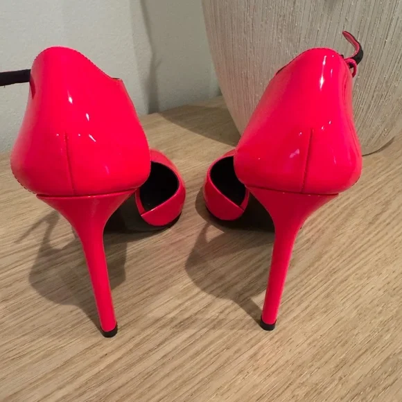 Saint Laurent Neon Pink Patent Pointed-Toe Ankle-Strap Pumps - Picture 5 of 15